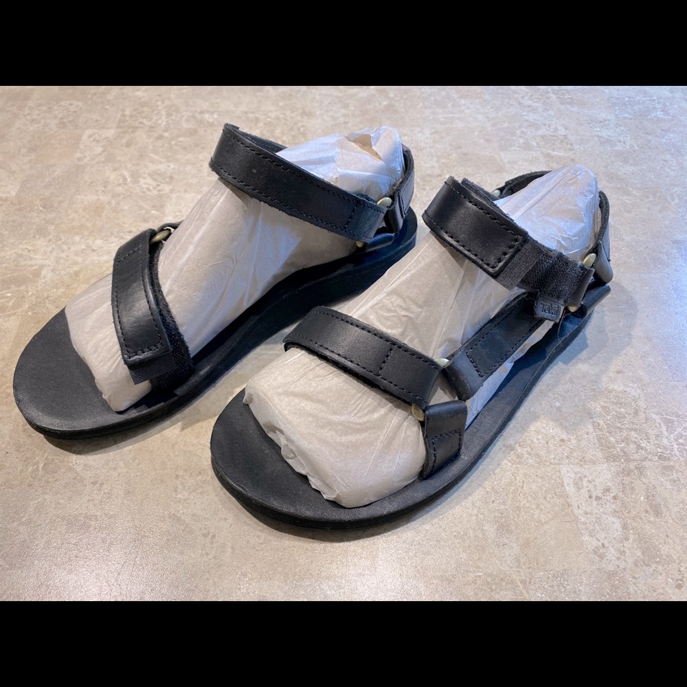 TEVA Black Leather Women’s Sandal - Size 8